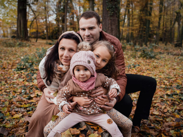 podzimní rodinné focení v přírodě foto dětí