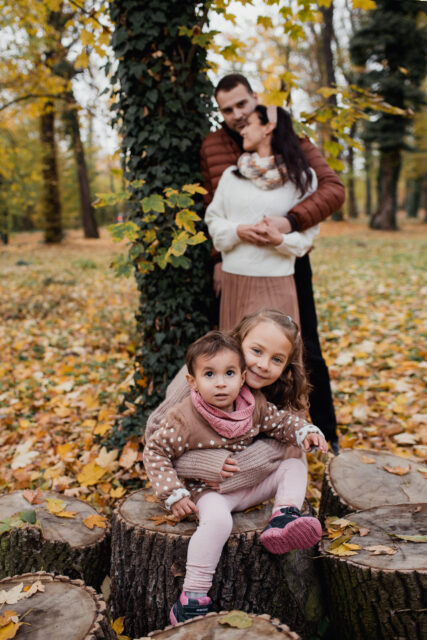 podzimní rodinná fotografie dětí a rodičů v Praze